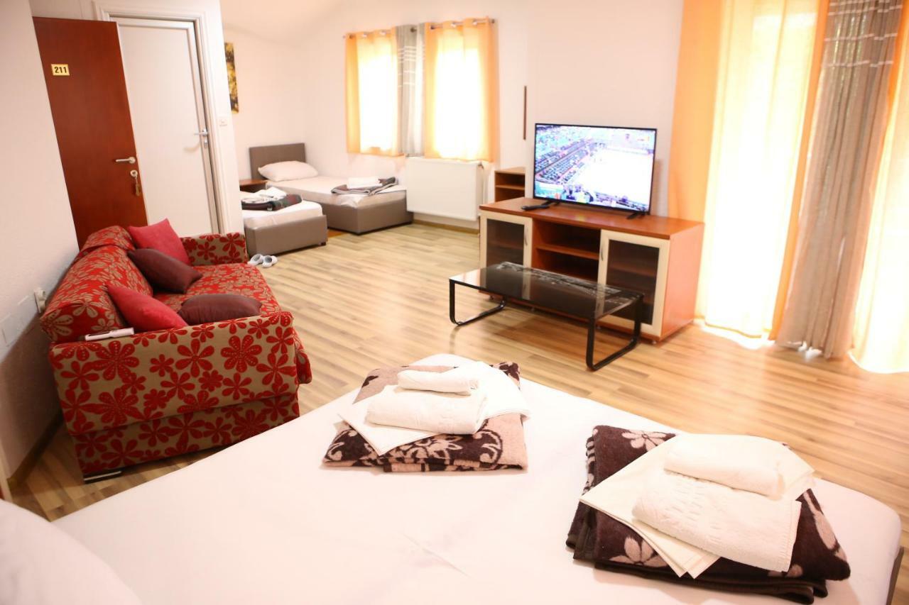 Hotel&Spamontenegro Rivijera 韦莱斯 外观 照片