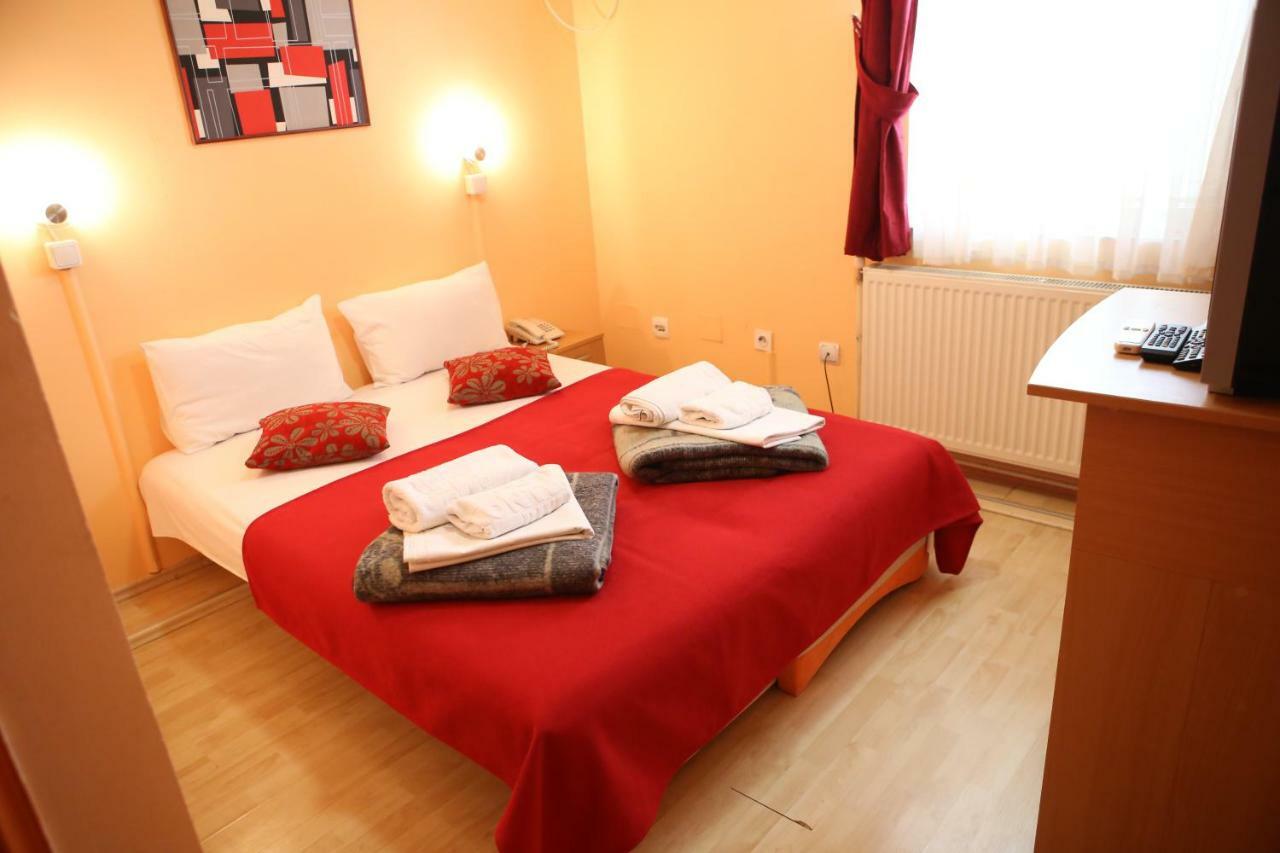 Hotel&Spamontenegro Rivijera 韦莱斯 外观 照片